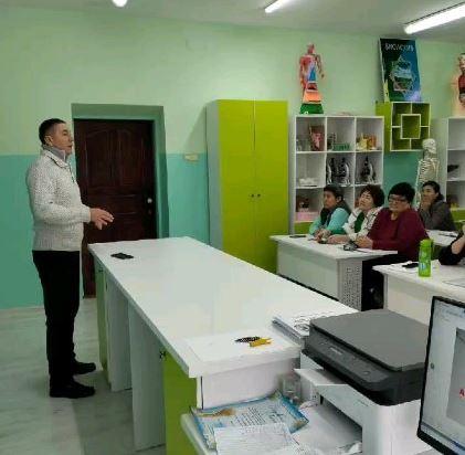 Жарқын жалпы орта білім беретін мектебінде Қазақстан Республикасы Төтенше жағдайлар министрлігі Абай облысының төтенше жағдайлар департаменті Семей қаласы төтенше жағдайлар басқармасының хаты негізінде Жер сілкінісі кезіндегі  іс әрекет туралы түсінд