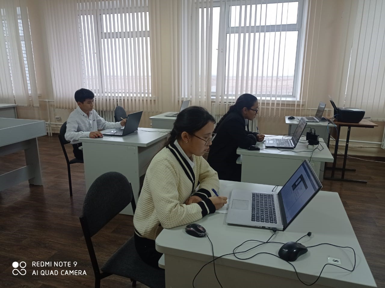 Жарқын жалпы орта білім беретін мектебінің оқушылары  ауыл мектептерінің оқушыларына арналған жалпы білім беретін  пәндер бойынша  республикалық Ауыл олимпиадасының бірінші кезеңіне   математика ,физика пәндері бойынша  қатысты.